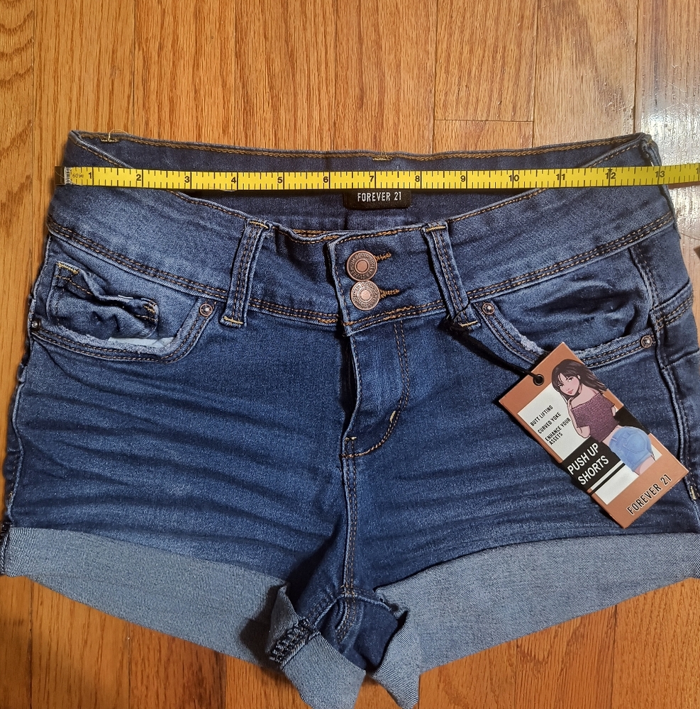 NWT Forever 21 Push Up Denim Shorts, Size Women's Small Waist 26", Medium Wash - Picture 7 of 11